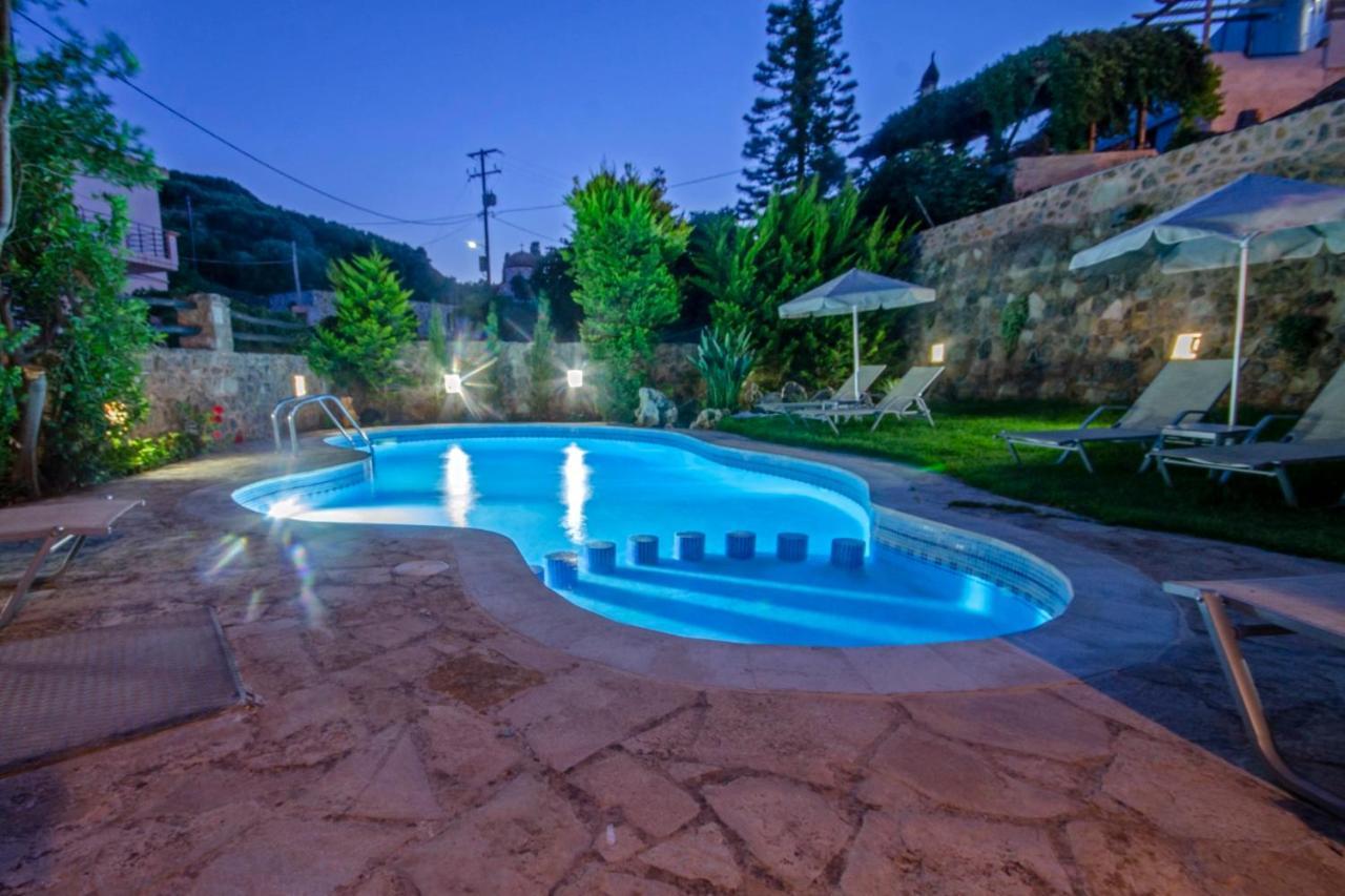 Aretaki Villas Astrátigos エクステリア 写真
