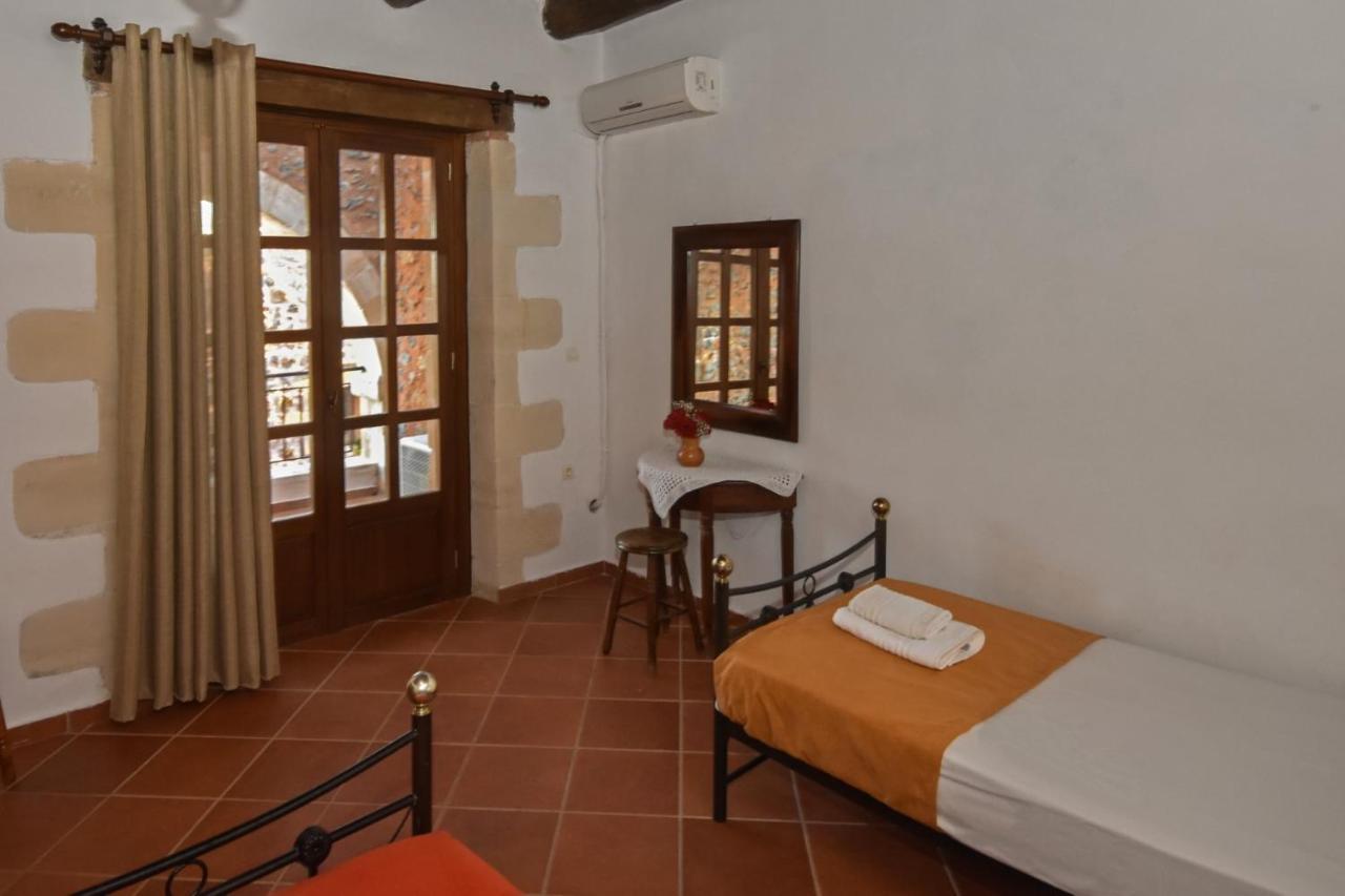 Aretaki Villas Astrátigos エクステリア 写真
