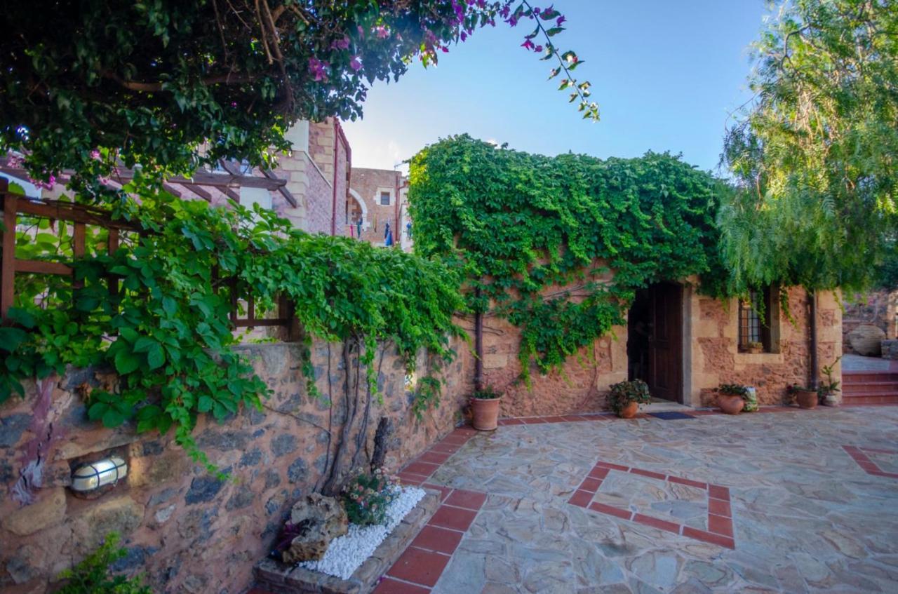 Aretaki Villas Astrátigos エクステリア 写真