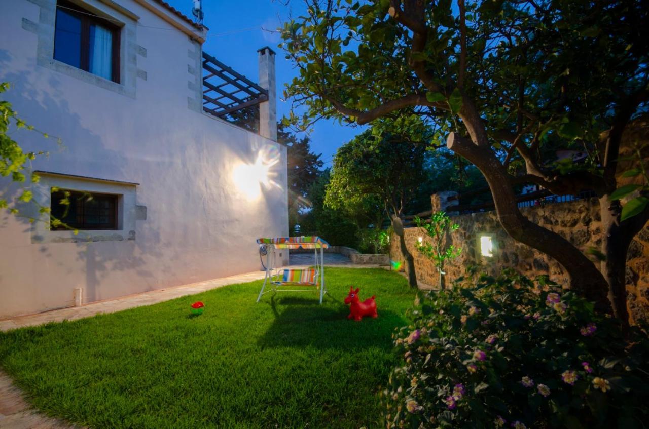 Aretaki Villas Astrátigos エクステリア 写真