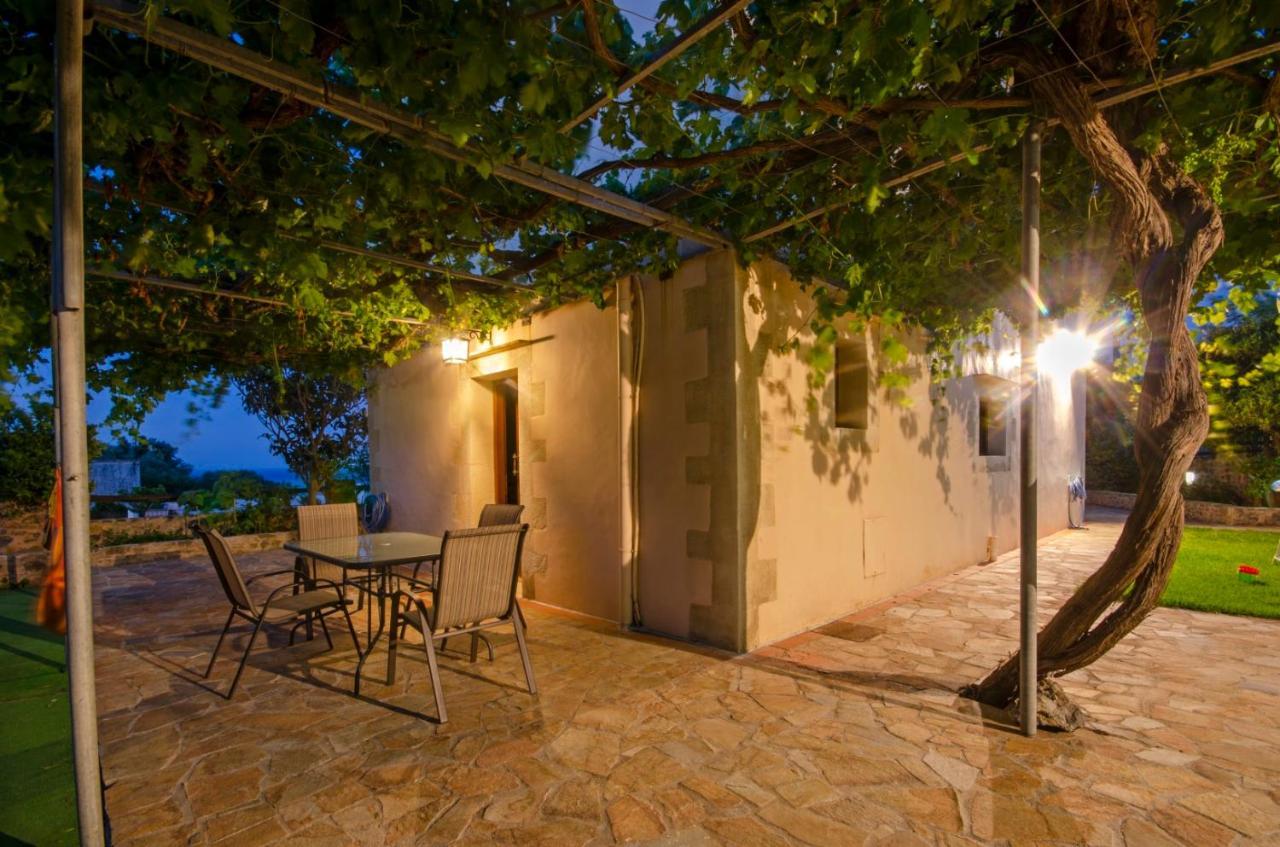 Aretaki Villas Astrátigos エクステリア 写真