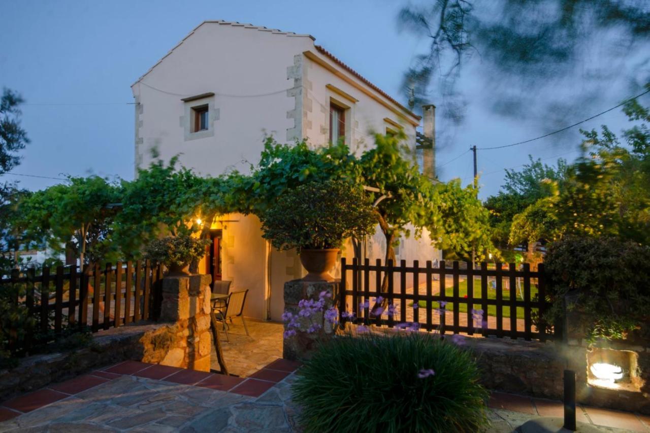 Aretaki Villas Astrátigos エクステリア 写真
